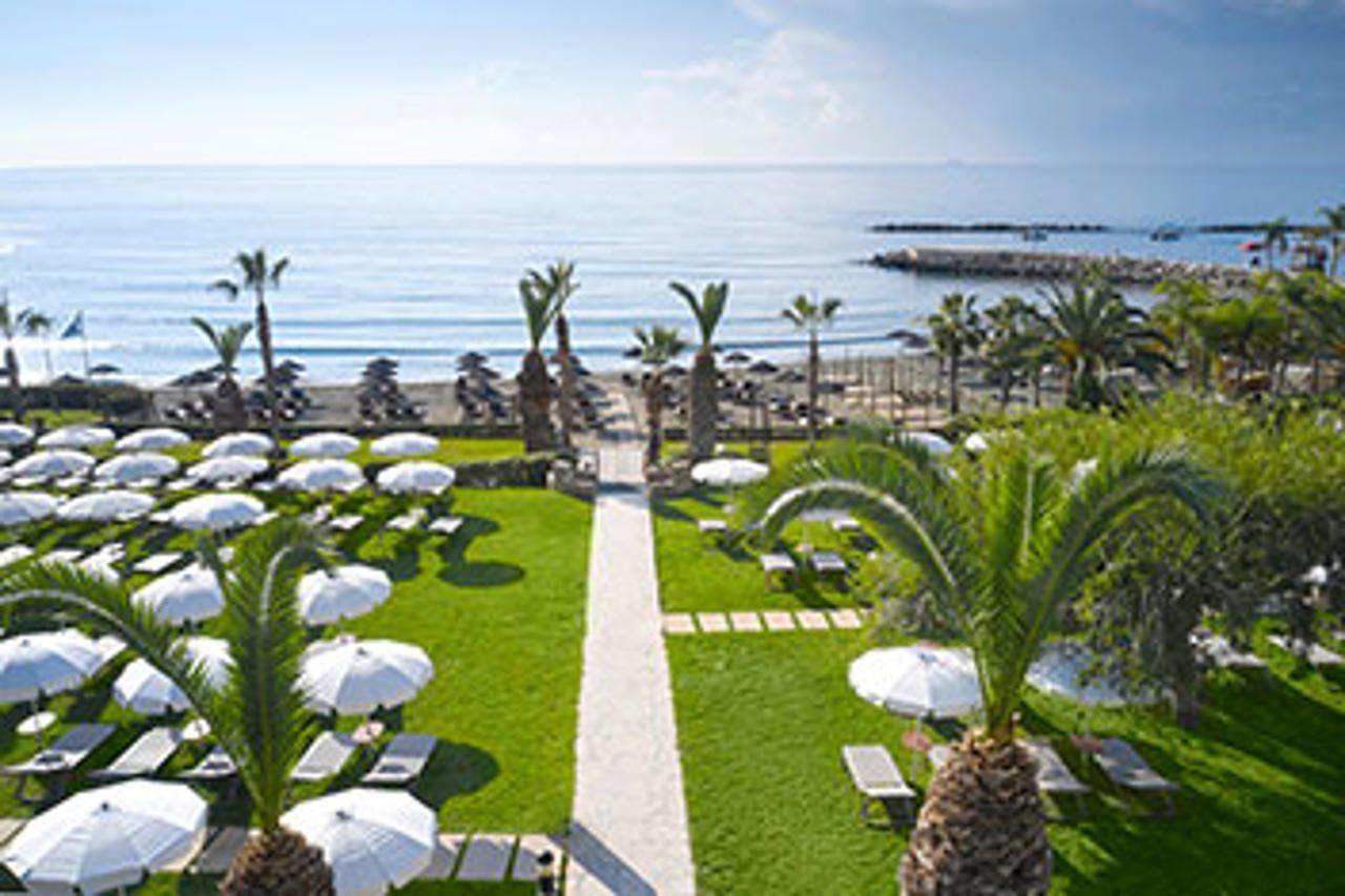 Mediterranean Beach Hotel Agios Tychonas Kültér fotó